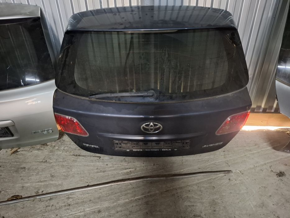 Кришка багажника зад avensis 3 t27 універсал 8u5,1G3