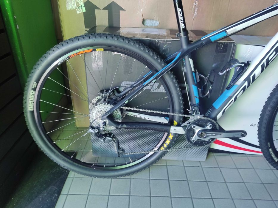 Coluer pragma carbono 29