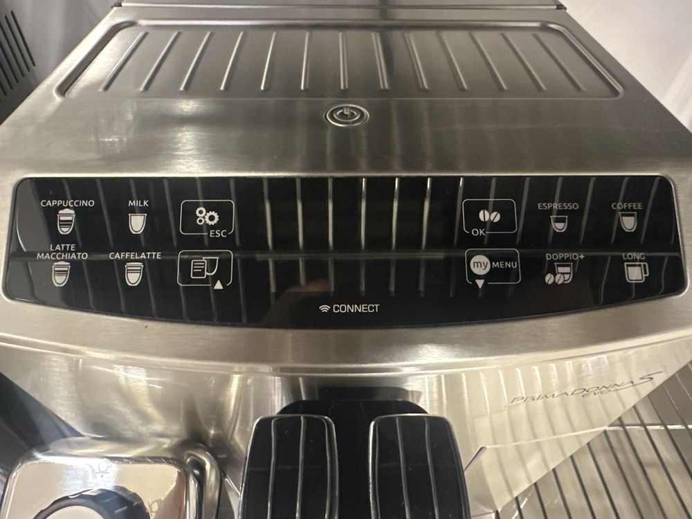 Кавоварка Delonghi