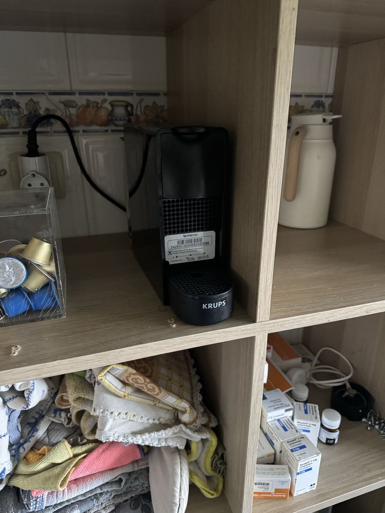 Essenza Mini Nespresso Piano Black C30