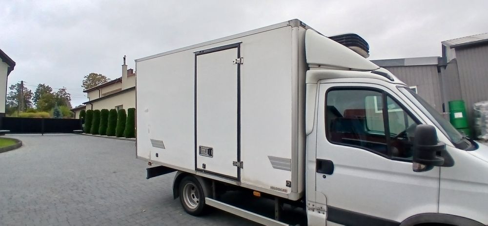 Kontener chłodnia z agregatem chłodniczym  carrier xarios 200