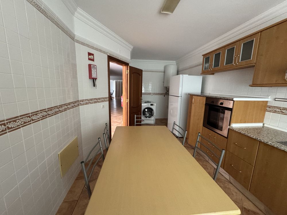 Mesa de jantar de cozinha com 6 cadeiras