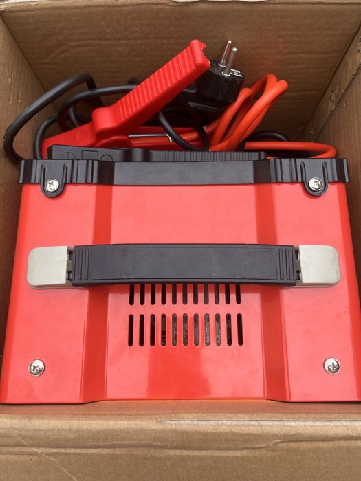 Пуско-зарядний пристрій, 12-24V, фірми Armer  та DK