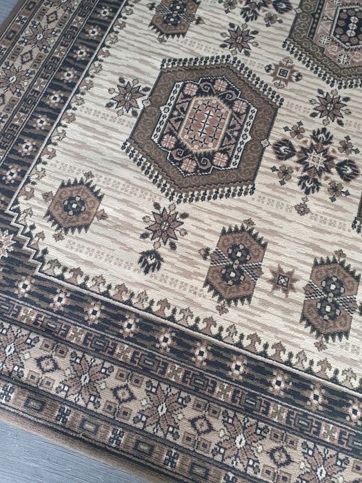 Carpete em bom estado 270x200 cm