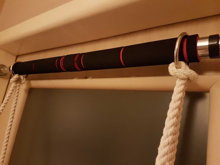 Huśtawka dla dzieci z poduszkami JAK NOWA