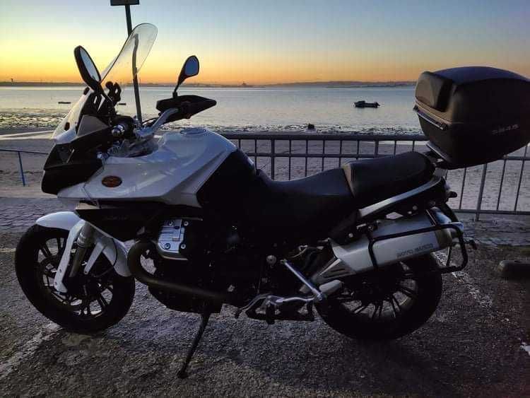 Moto Guzzi Stelvio 8V - 2017 - Impecável