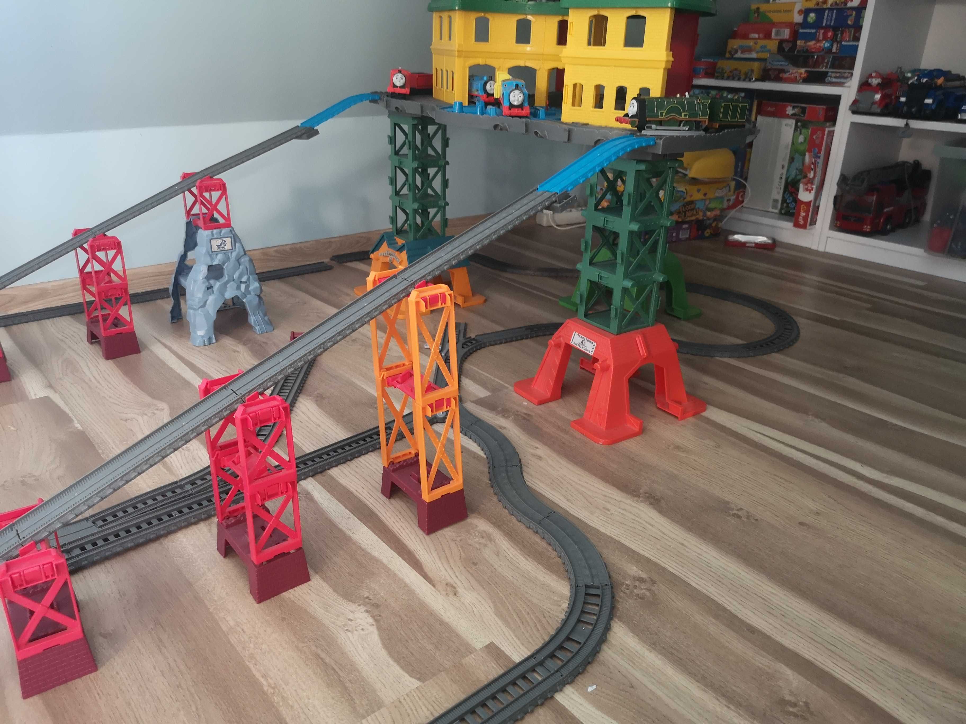 Tomek i przyjaciele Super stacja, domkowo mega zestaw torów