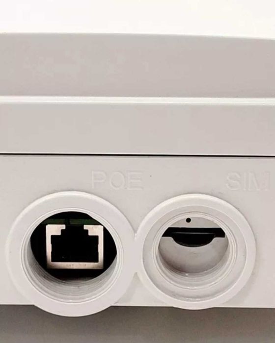 Modem wraz z anteną zewnętrzną ZTE gratis uchwyt do ściany.