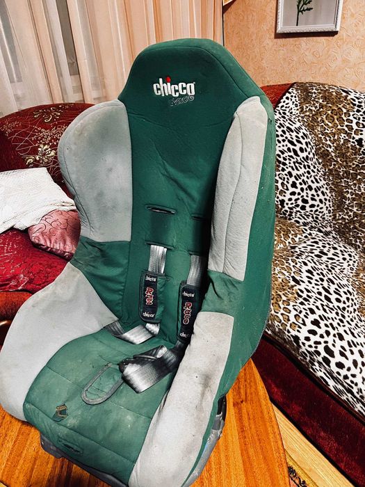 Дитяче автокрісло Chicco Race