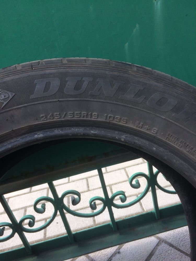 Dunlop GrandTrek ST 30 245 /55 R 19