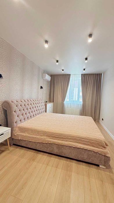 Шикарна 2-кімнатна квартира, ЖК "Сади Вишневі", вул. Святошинська,58