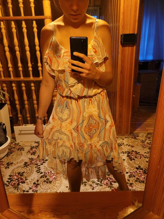 Piękna, kolorowa, letnia sukienka na ramiączka Varlesca