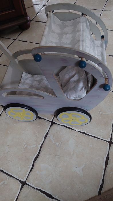 Wózek drewniany dla lalki