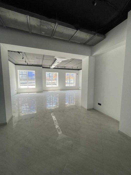 Оренда комерційного приміщення — 72 м², ТРЦ “Княгинин”