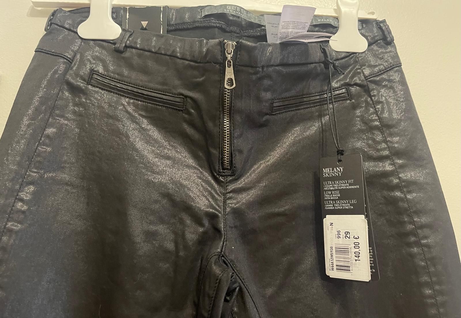 Jeans Guess pretas