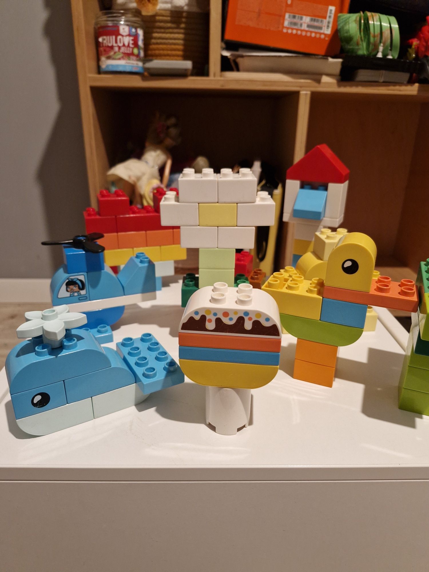 Lego Duplo stajnia, pudełko z serduszkiem+ grati