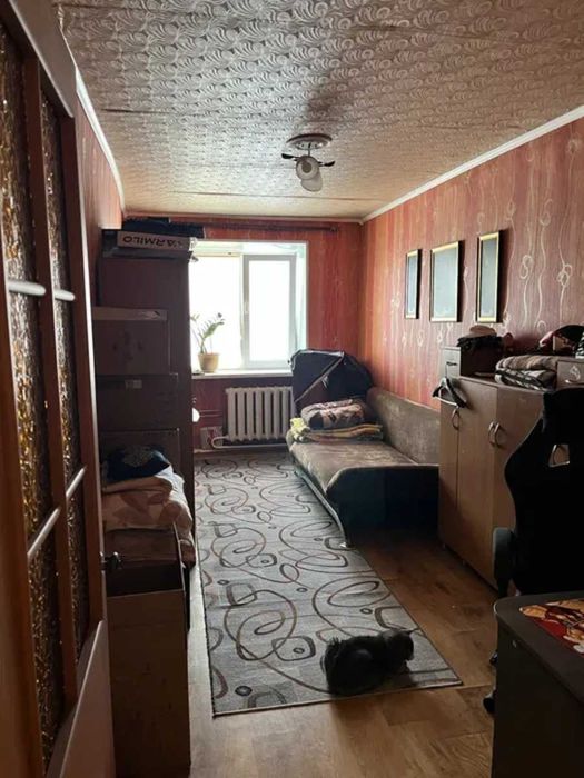 Продам затишну 2-кімнатну квартиру в тихому районі.