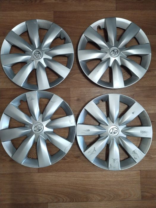 Ковпаки оригінальні Toyota 16r