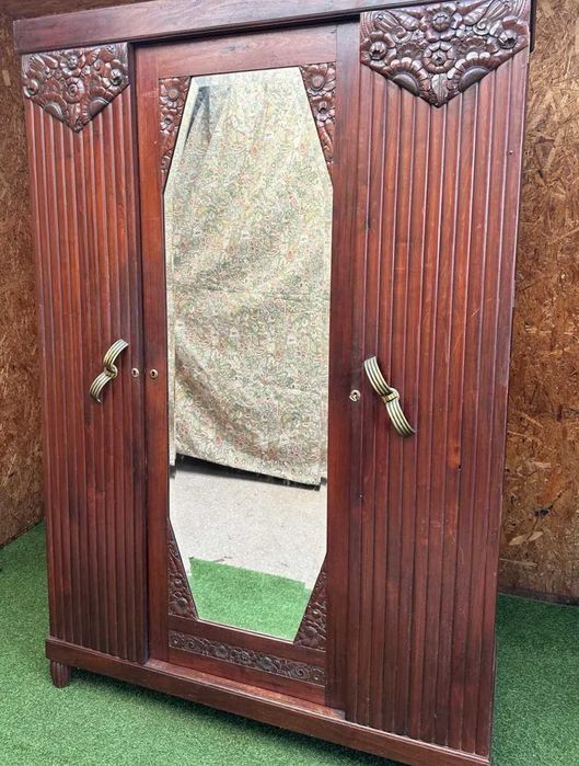 Roupeiro 3 portas centenario, armário impecável