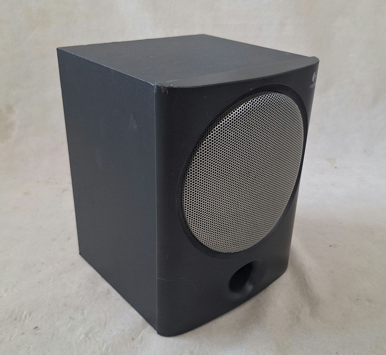 Subwoofer aktywny Logitech X-220