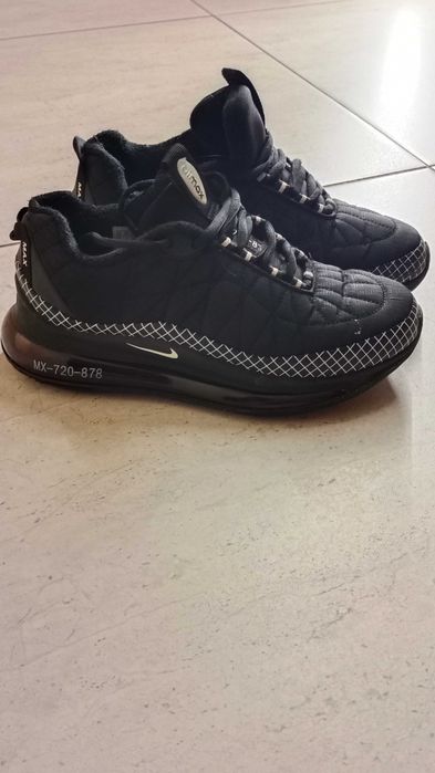 Кросівки Nike air max 720-818