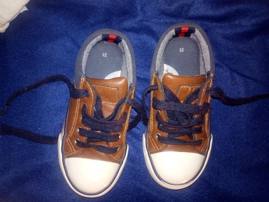 Sapatos Zippy 26