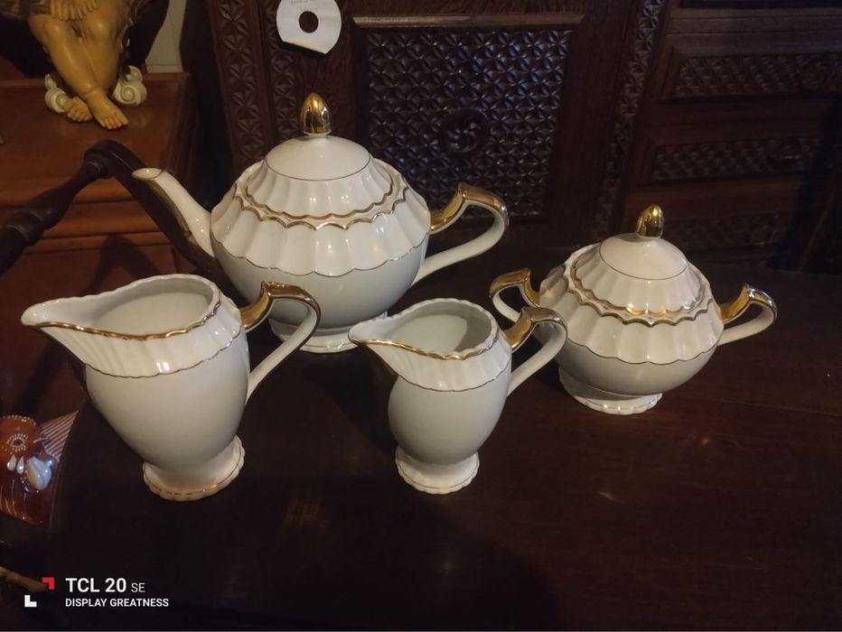 Lindíssimo conjunto de quatro peças da louça de Coimbra