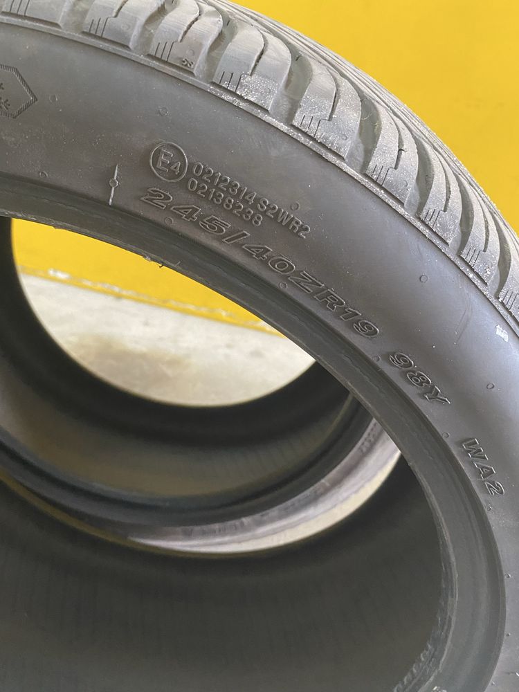 Pneus 245 40 R19