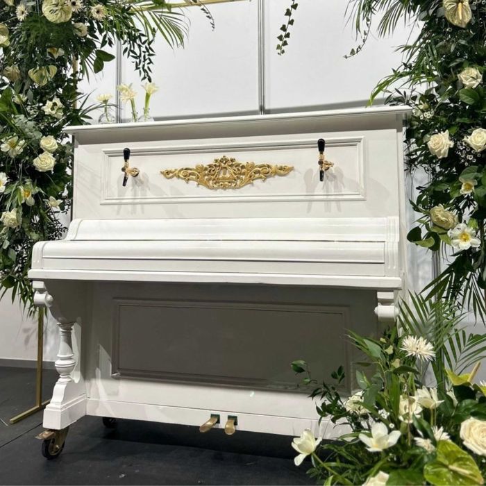 Biały miś / Fotobudka 360 / Fotolustro / Ciężki dym / Wiatraki iskier