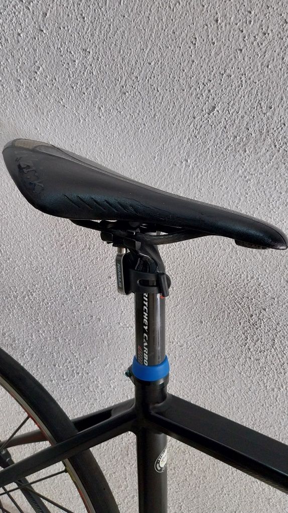 Btwin Alur700 - vários acessórios em carbono