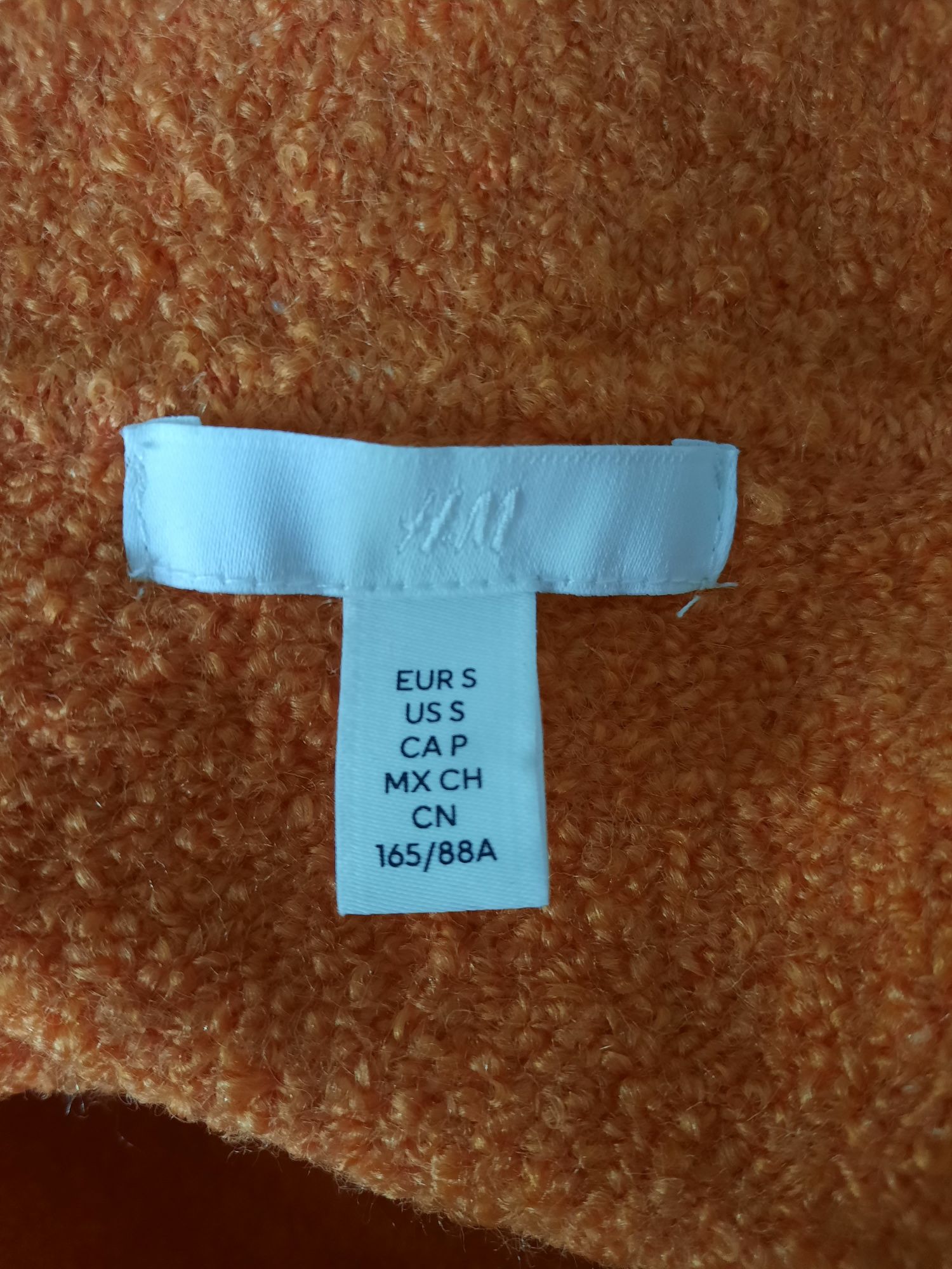 Sukienka mini z opuszczonymi ramionami sweterkowa