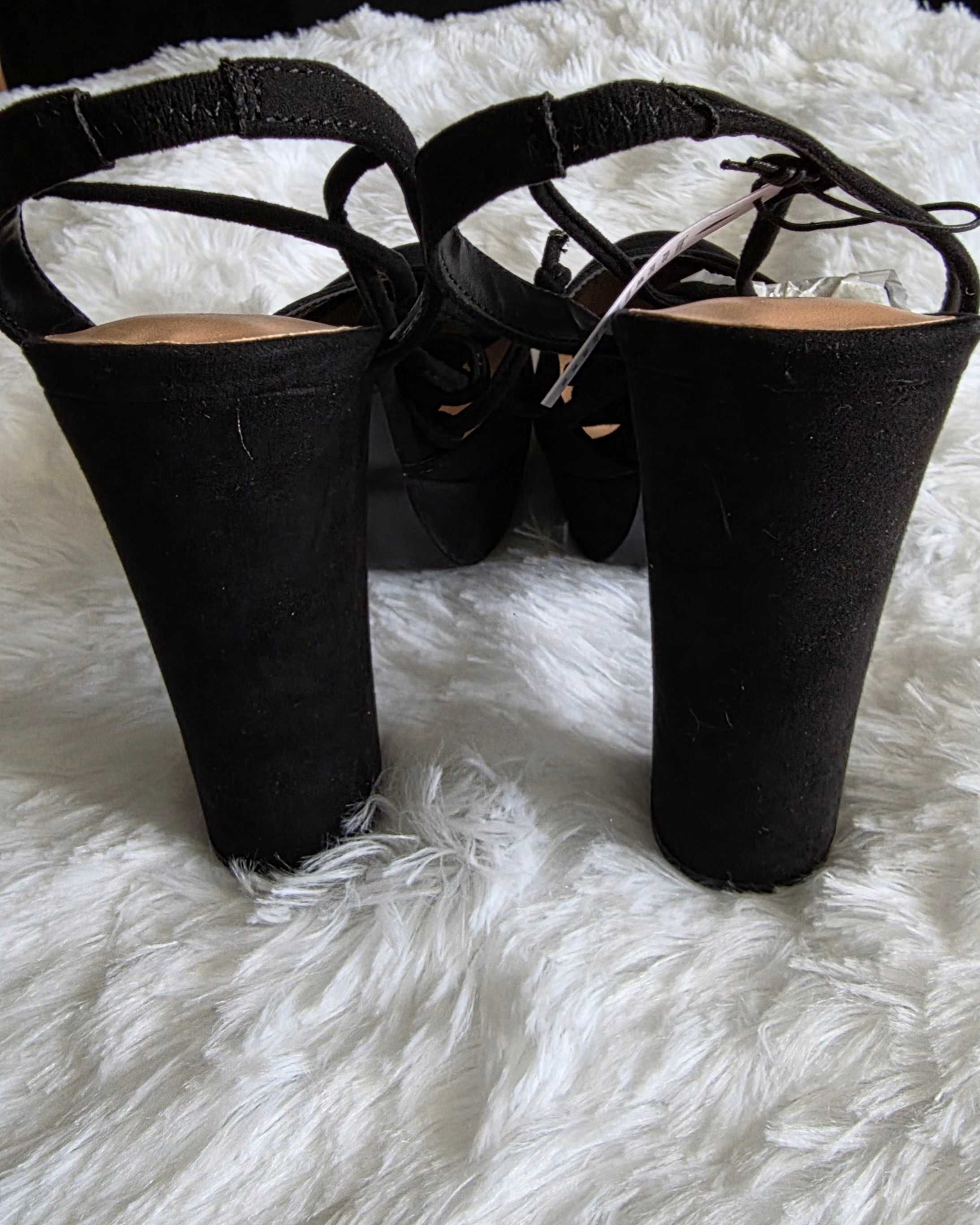 Buty na słupku Even&ODD, wiązane, czarne, rozmiar 38
