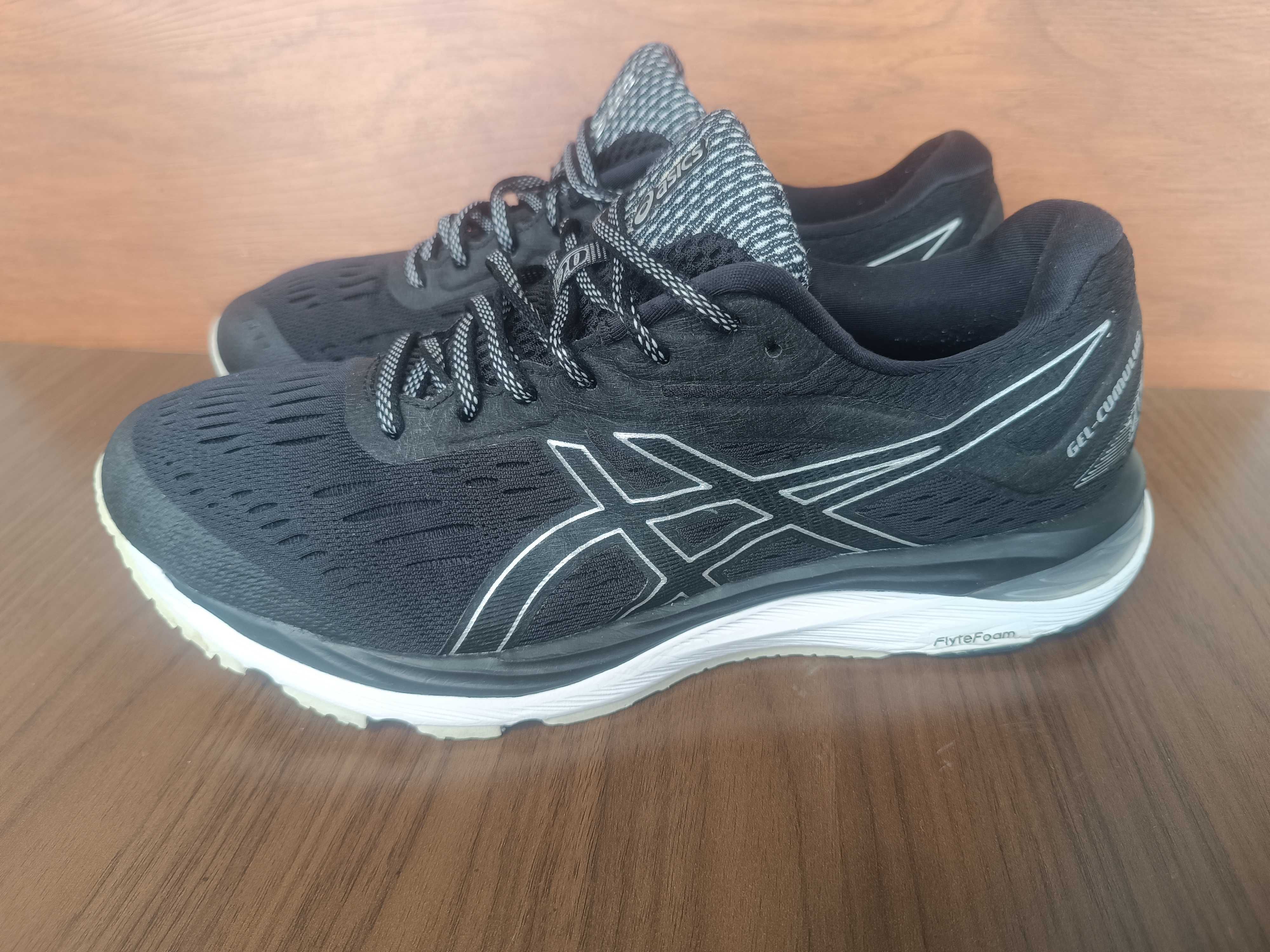 Кроссовки Asics gel kayano на лето 44  28  см