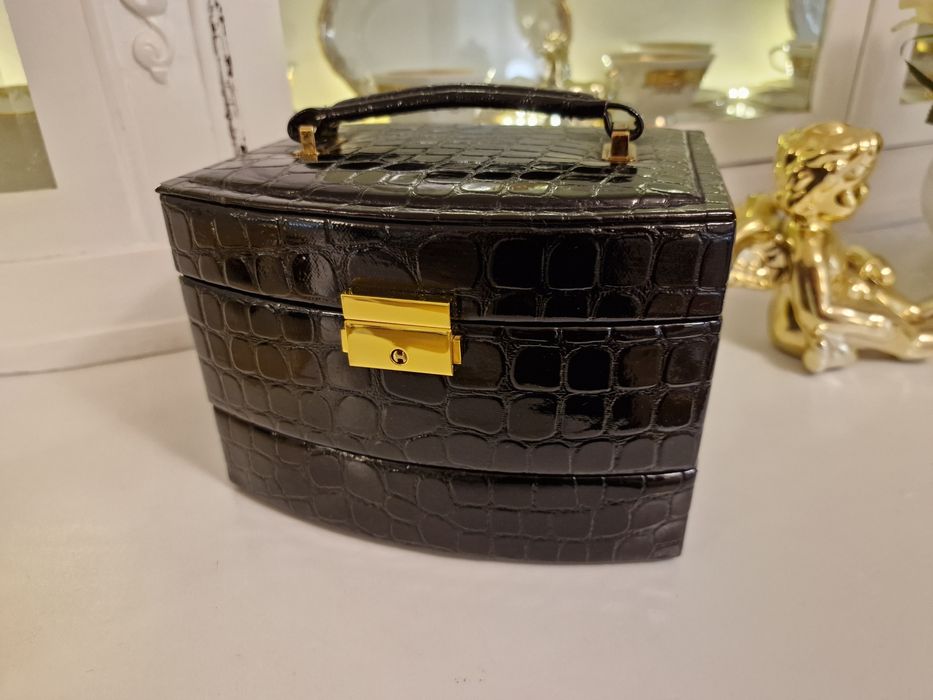 Kuferek szkatułka organizer skórzany skóra na biżuterie biżuteria