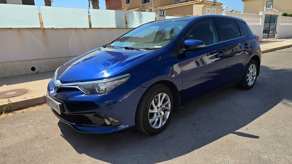 Toyota Auris 2015 в Іспанії
