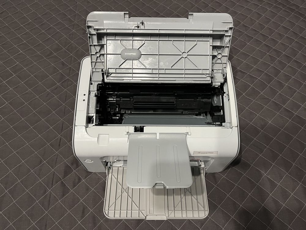 Принтер HP LaserJet P1102