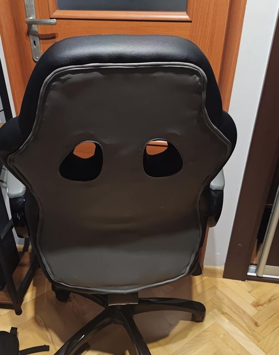 Krzesełko biurowe ,obrotowe , gemingowe .