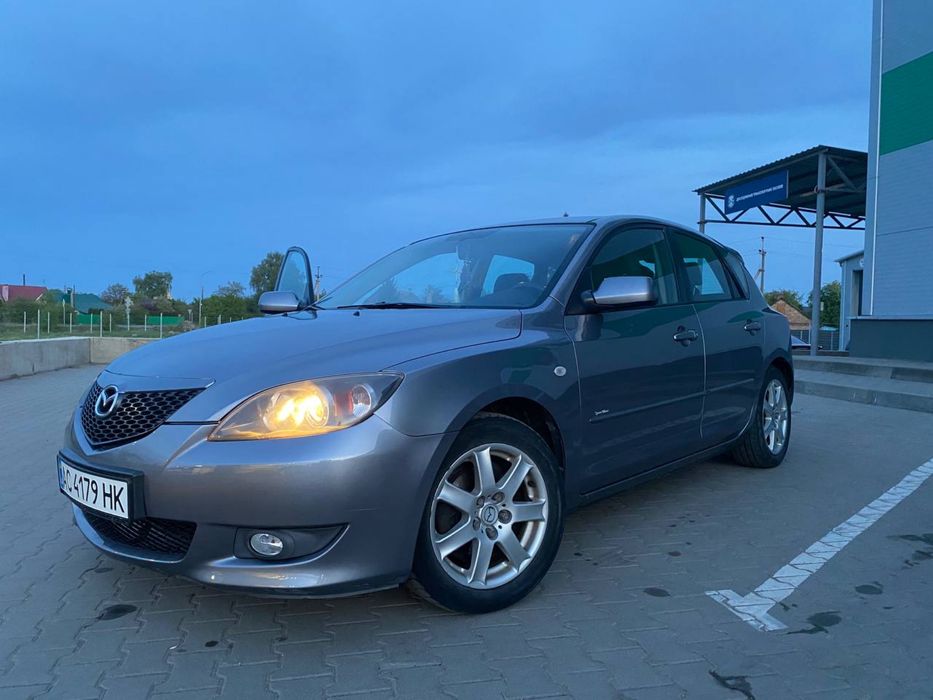 Мазда 3 . Хатчбек . 2005 рік 1.6 безин