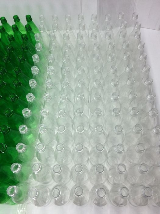 Opakowania z tworzyw sztucznych, butelki typu PET.