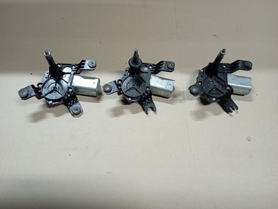 Моторчик заднього склоочисника Opel ZafiraB Astra H Astra J