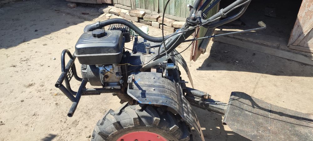 Продам мотоблока с прицепом доброму стані