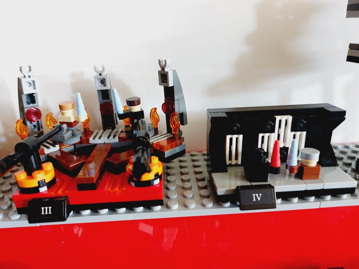 Lego Star Wars micro Duels i gablotka Lego czerwona