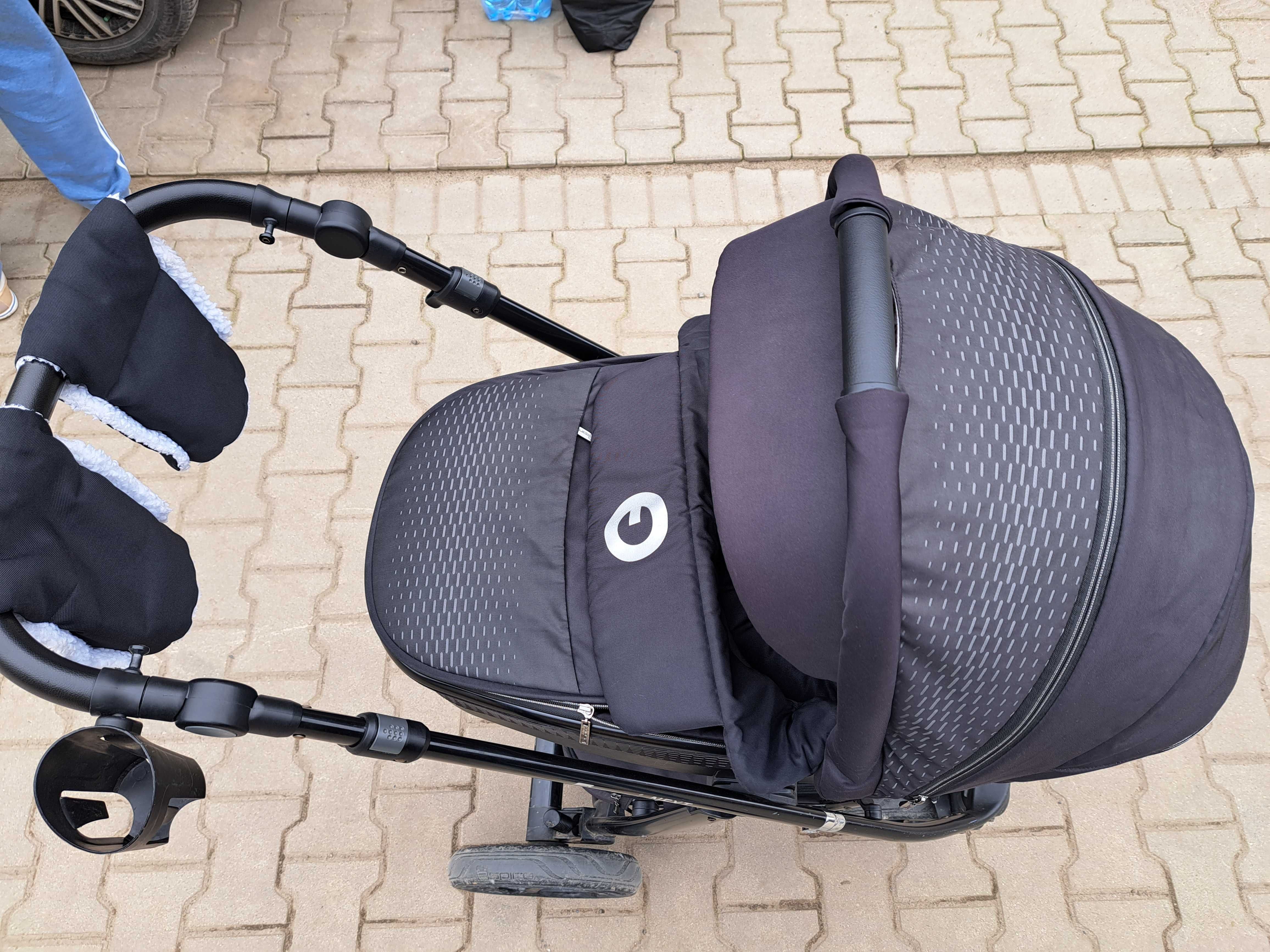 Sprzedam wózek dzieciecy 2 w 1 wraz z adapterami do nosidła