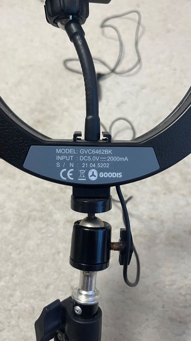 Tripé com Luz Circular Goodis GVC6462BK – Ideal para Vlogs e Lives