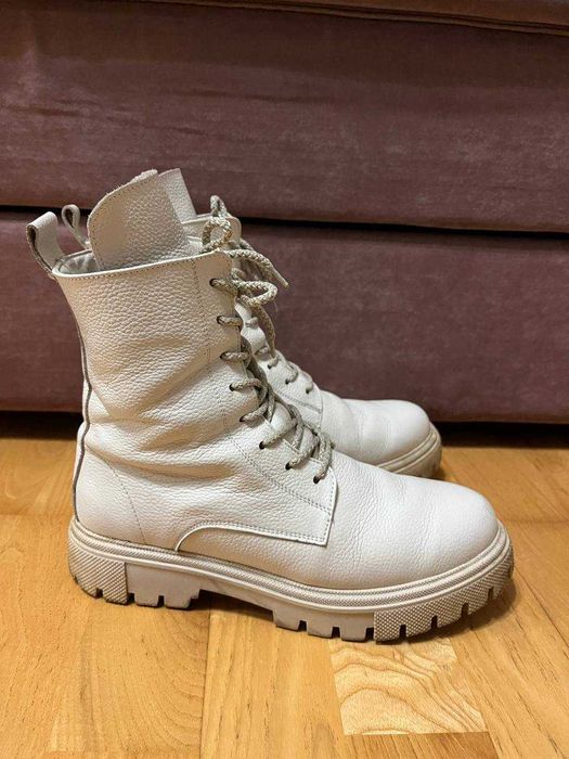 Зимові черевики жіночі білі - 40 розмір - б/у