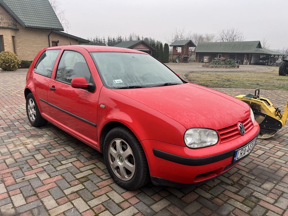Cały na części golf 4 kombi 1.4 16v kod lakieru LC9Z