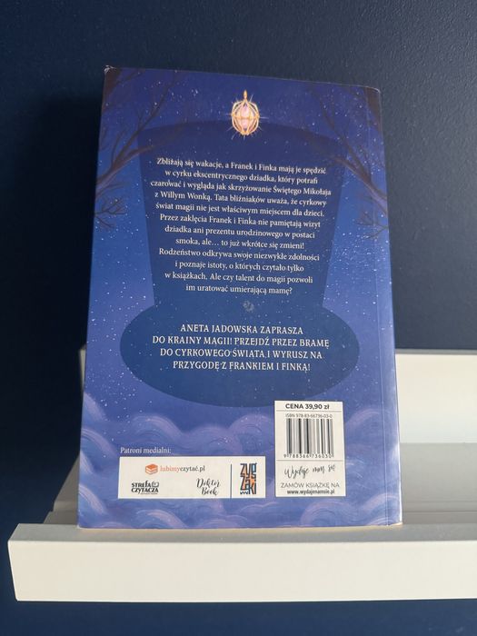 Franek i Finka. Cyrk martwych makabresek.