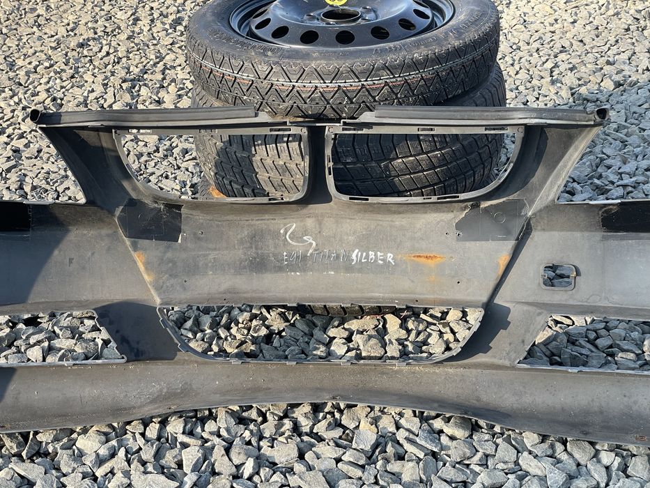Передній Бампер Е90 Е91 Дорестайл Titan Silber 354 BMW E90 E91 Сірий