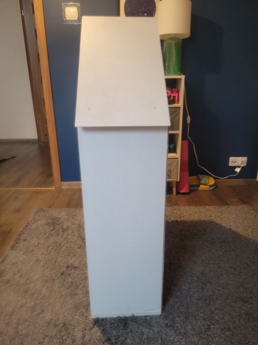 Duży domek dla lalek na Święta