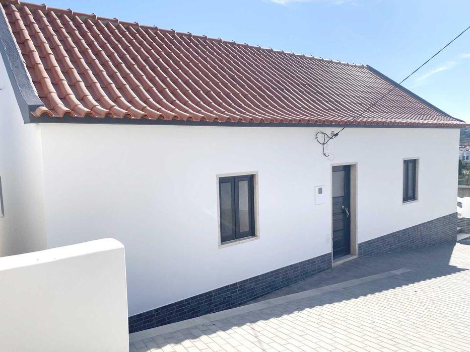 MORADIA TÉRREA T2  //   CAEIROS - MAFRA